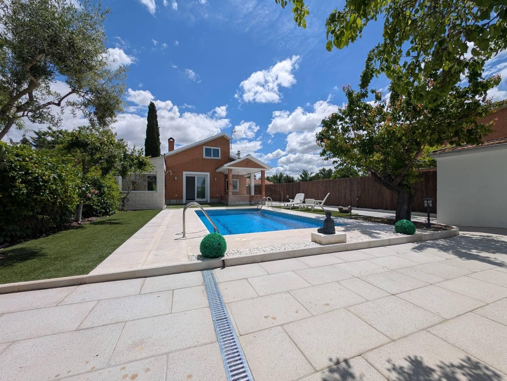 Casa en alquiler  Fuente el Saz de Jarama, Madrid  34/43