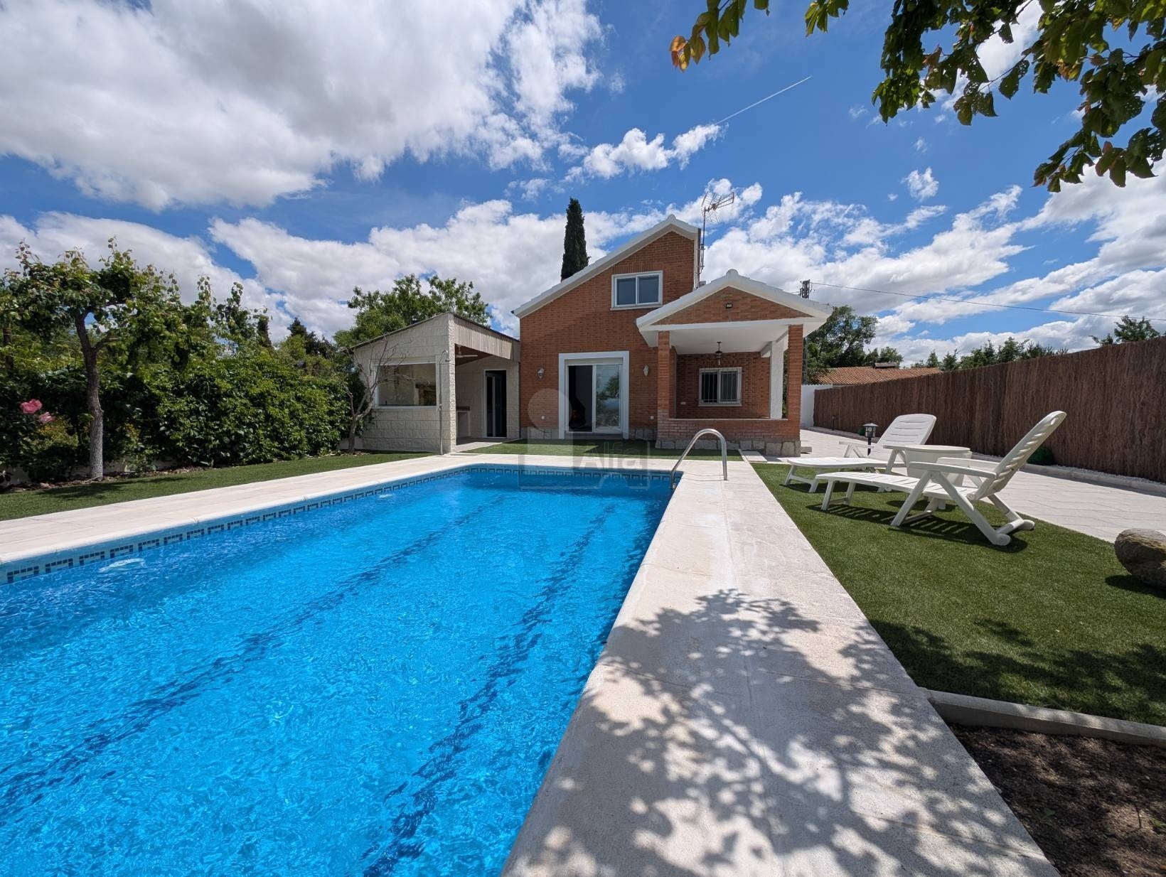 Casa en alquiler  Fuente el Saz de Jarama, Madrid  35/43